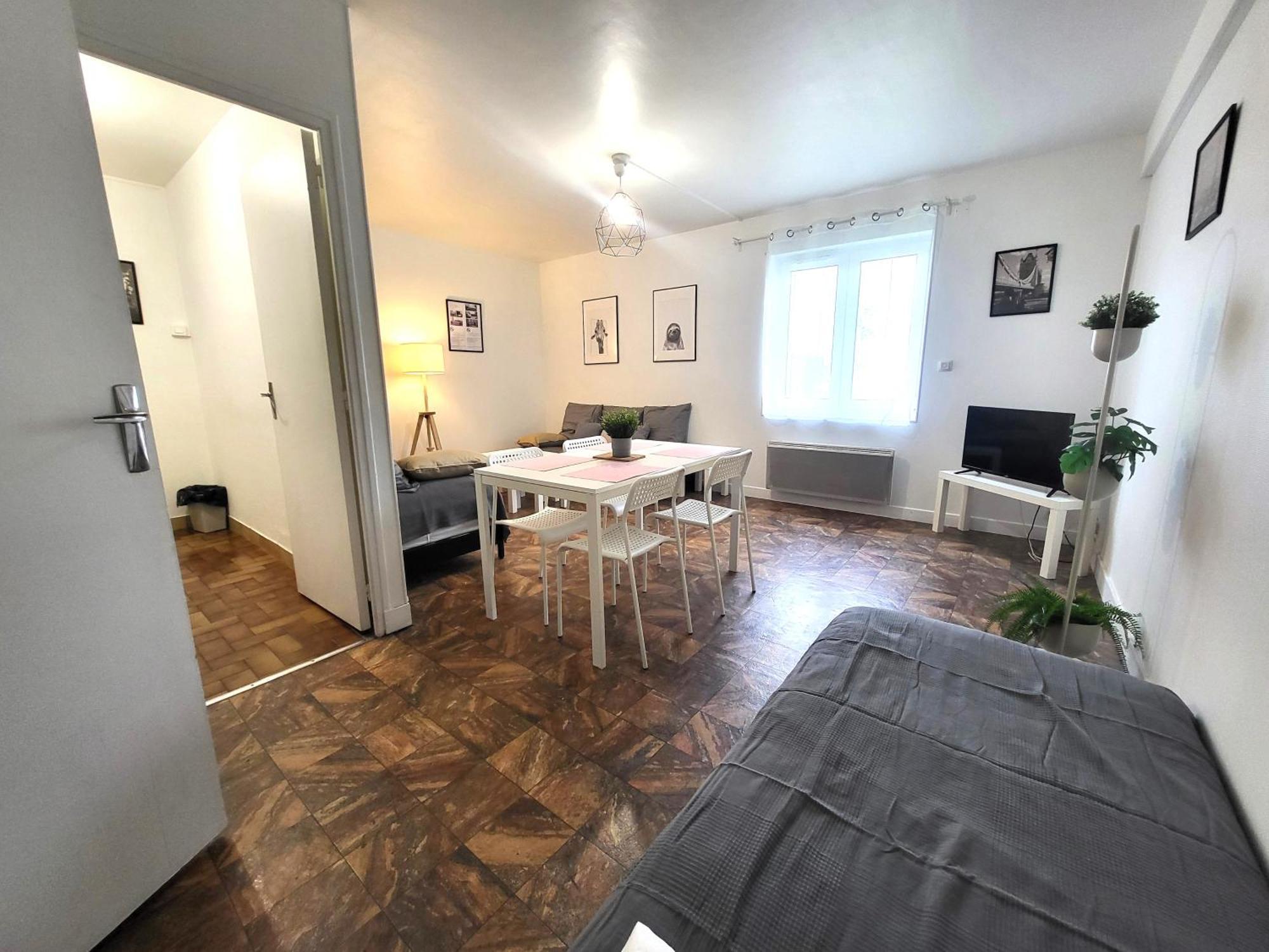 St-Quentin-En-Yvelines Plusieurs Appartements Avec Parking Трап Екстериор снимка