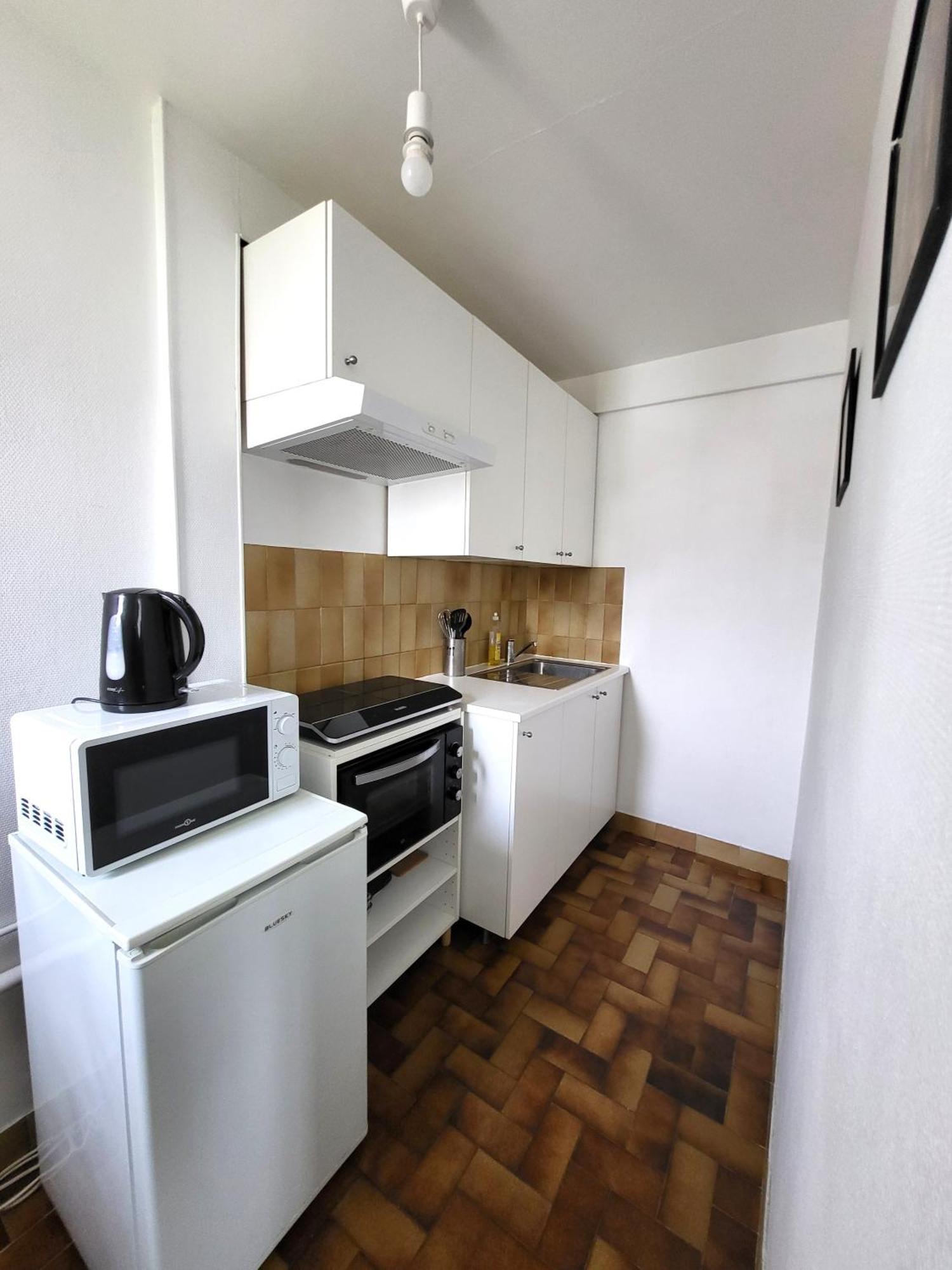St-Quentin-En-Yvelines Plusieurs Appartements Avec Parking Трап Екстериор снимка