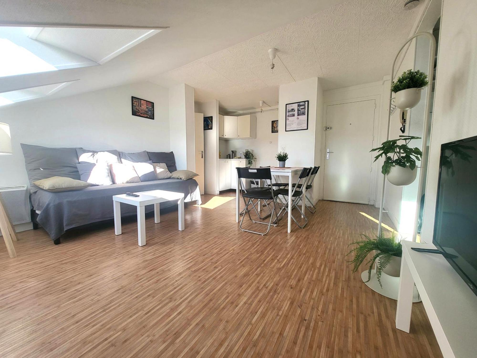 St-Quentin-En-Yvelines Plusieurs Appartements Avec Parking Трап Стая снимка