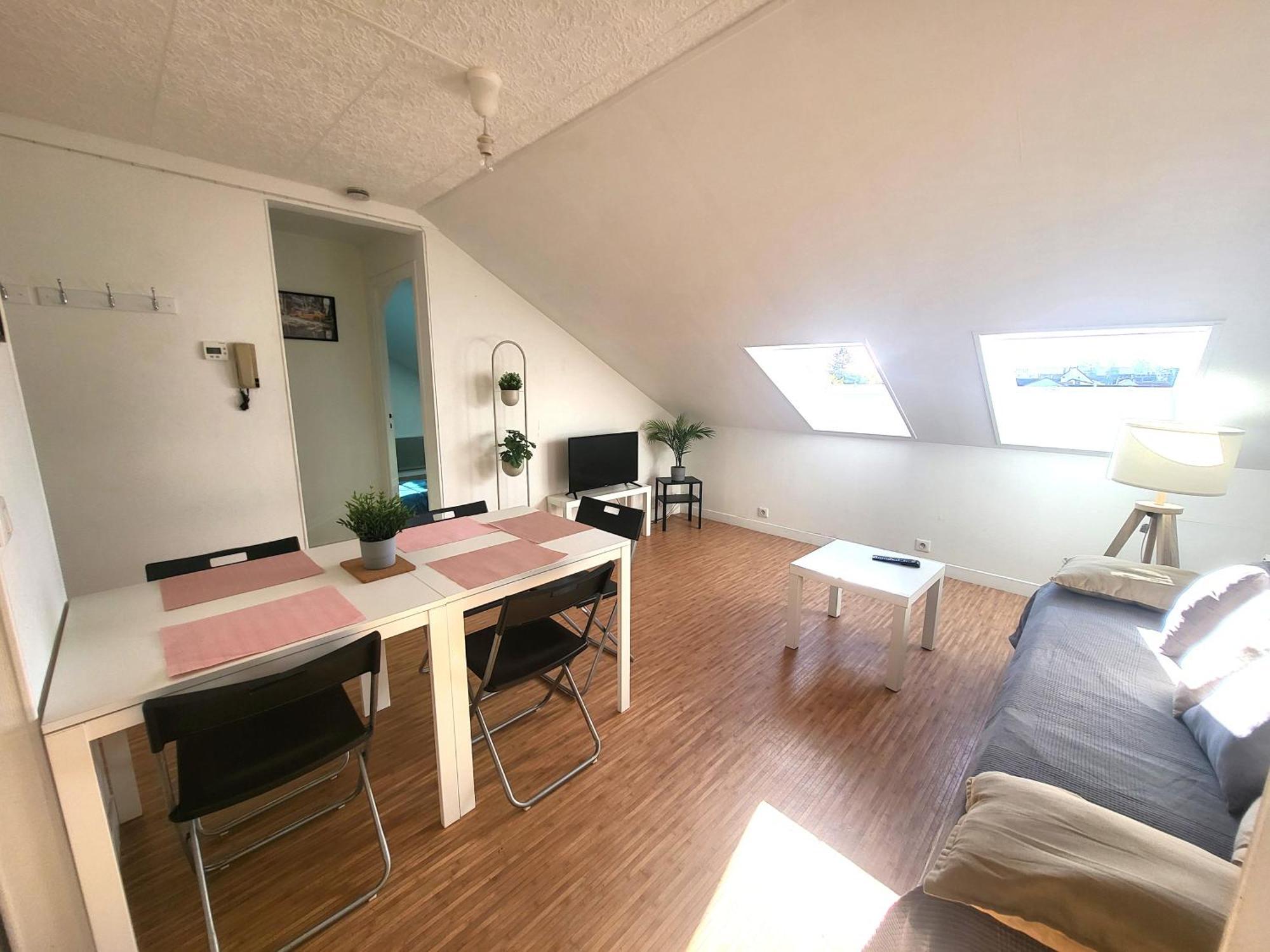 St-Quentin-En-Yvelines Plusieurs Appartements Avec Parking Трап Стая снимка