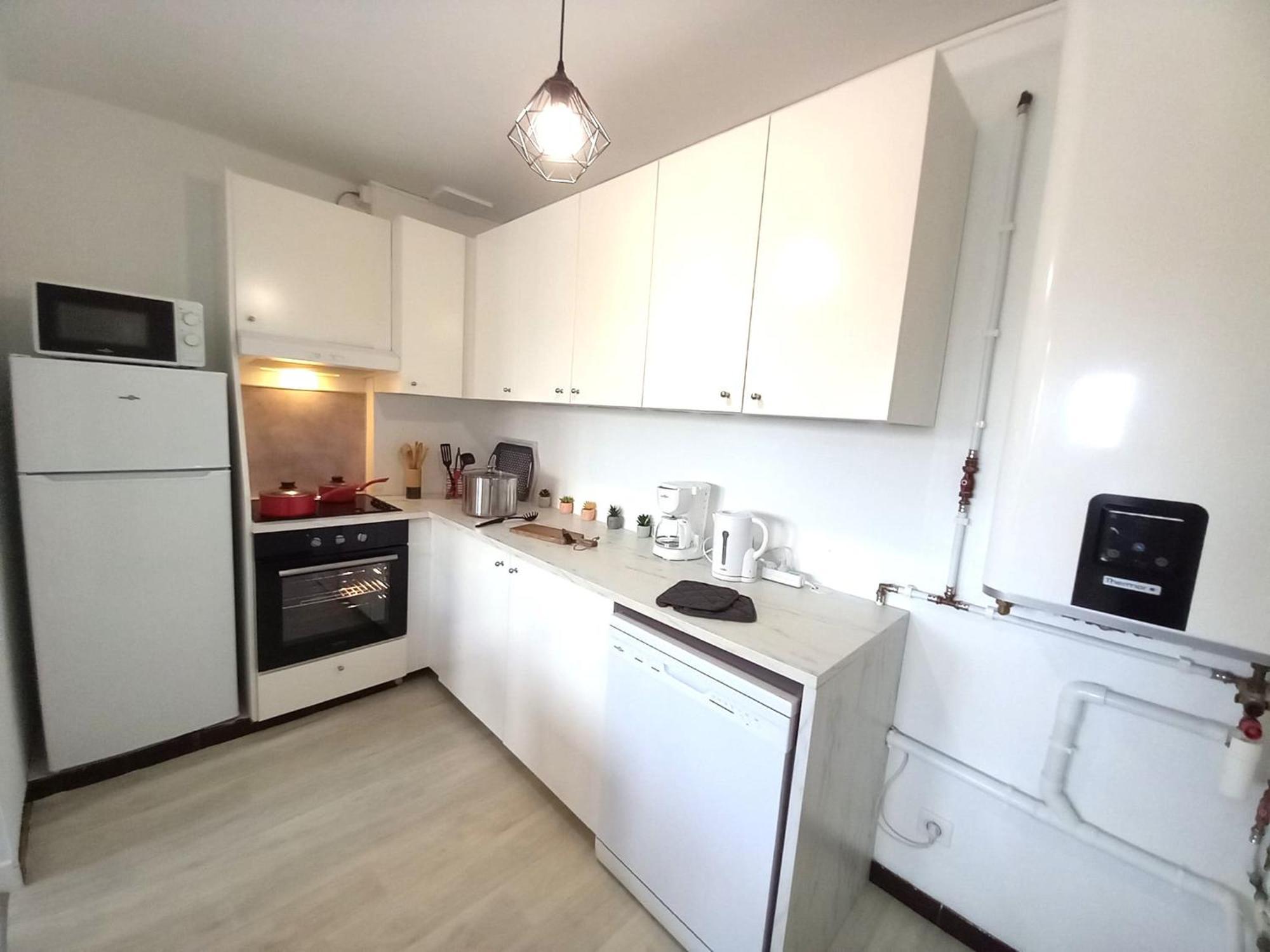 St-Quentin-En-Yvelines Plusieurs Appartements Avec Parking Трап Стая снимка